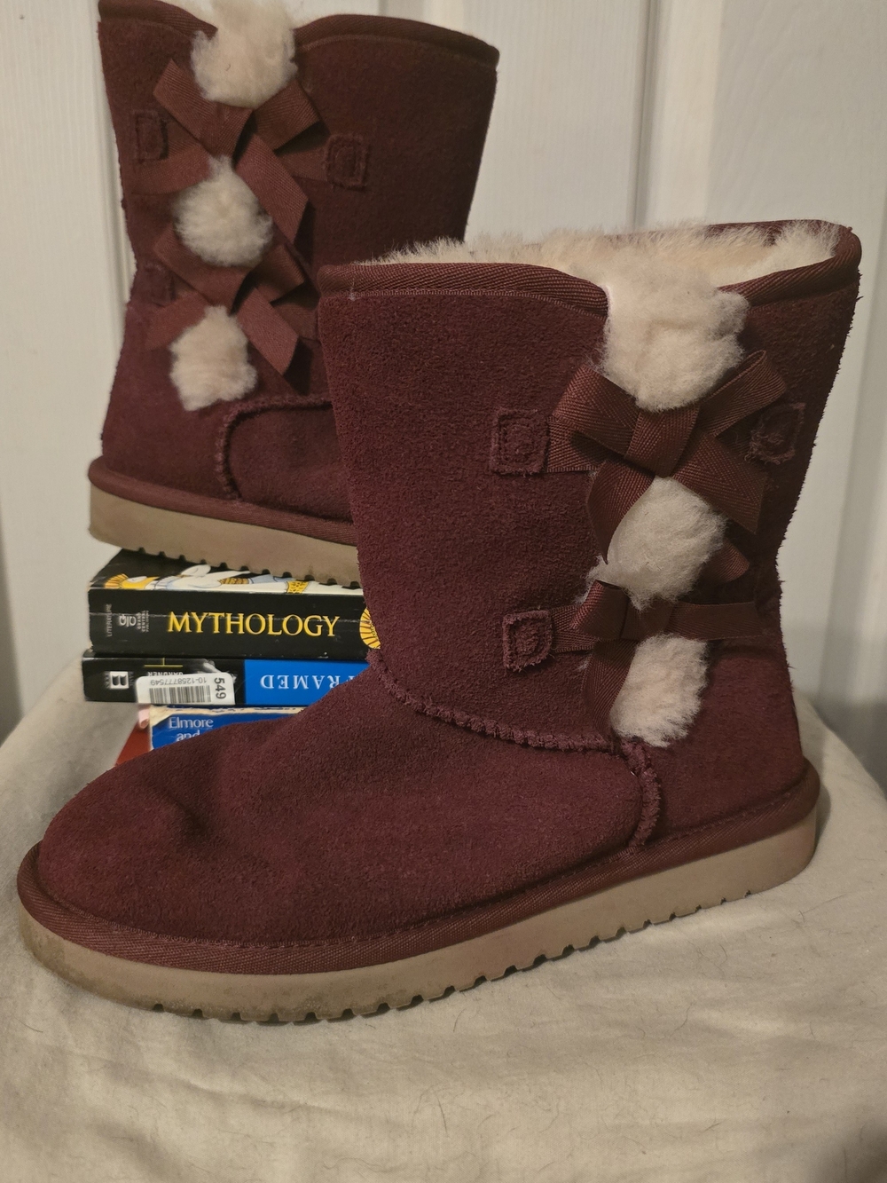Koolaburra by UGG Size 7 Burgundy Suede Bow Pom Pom Shearling Boots